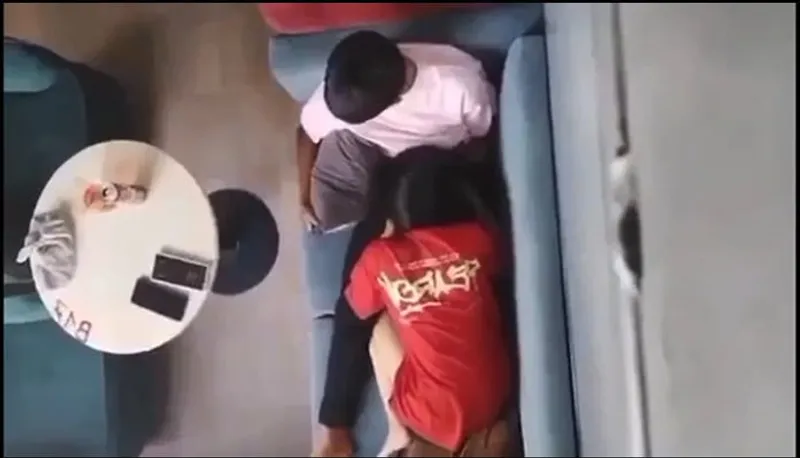 Quay lén gấu bú bú cho bạn gái nơi công cộng