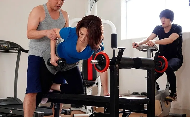 ông xã phát hiện vợ "đi ngoài" với huấn luyện viên thể hình